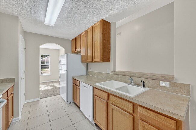 Building Photo - 9205 Redtail Dr