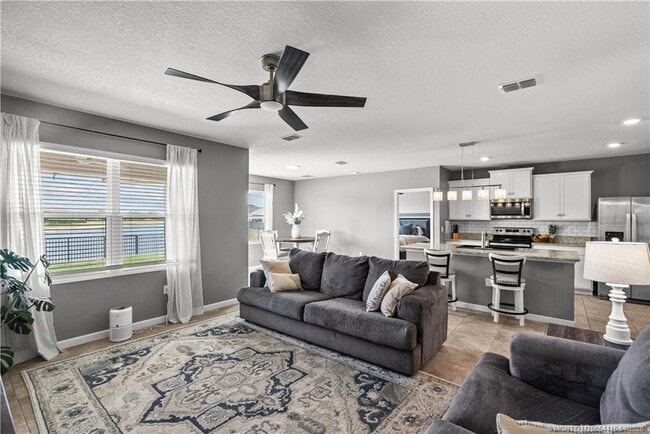 Building Photo - 10760 SW Cremona Way