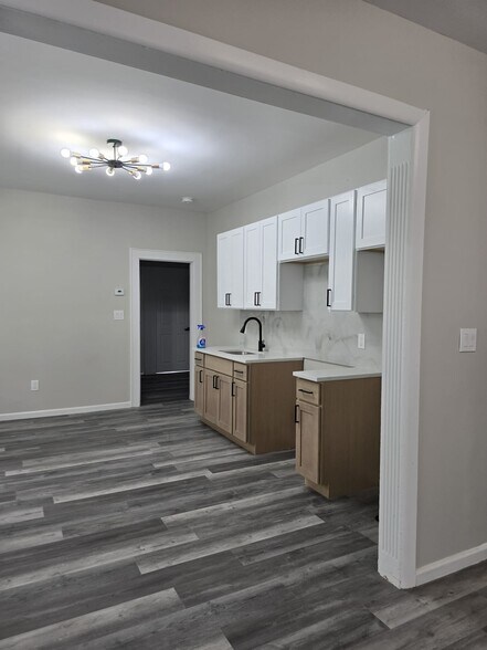 Primary Photo - 72 Highland Ave