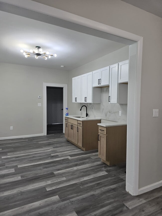 Building Photo - 72 Highland Ave