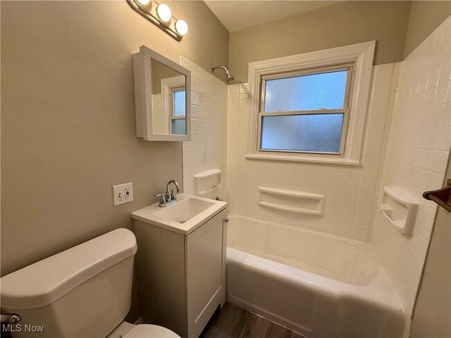 Building Photo - 1055 Whittier Ave