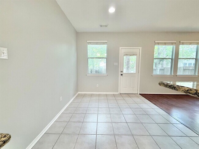 Building Photo - 23 Blue Creek Pl