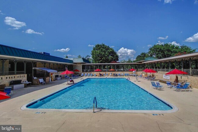 Building Photo - 3310 N Leisure World Blvd