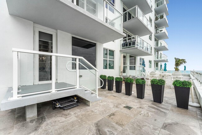 Building Photo - 3450 S Ocean Blvd