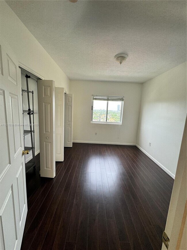 Building Photo - 3500 Coral Wy