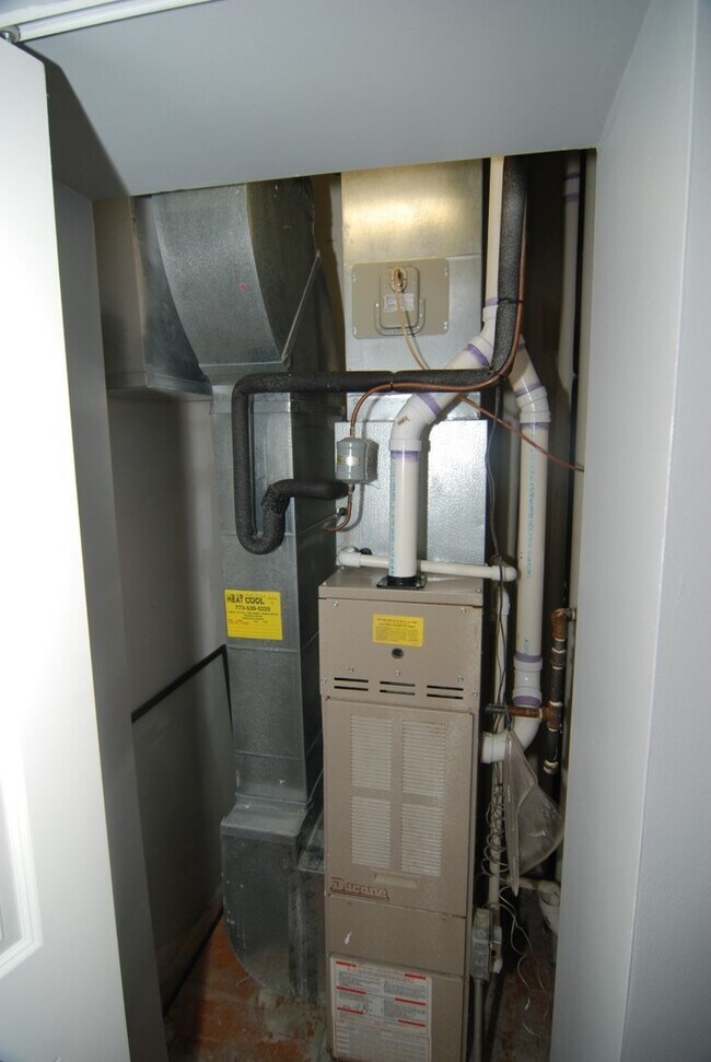 Building Photo - 7732 N Paulina St