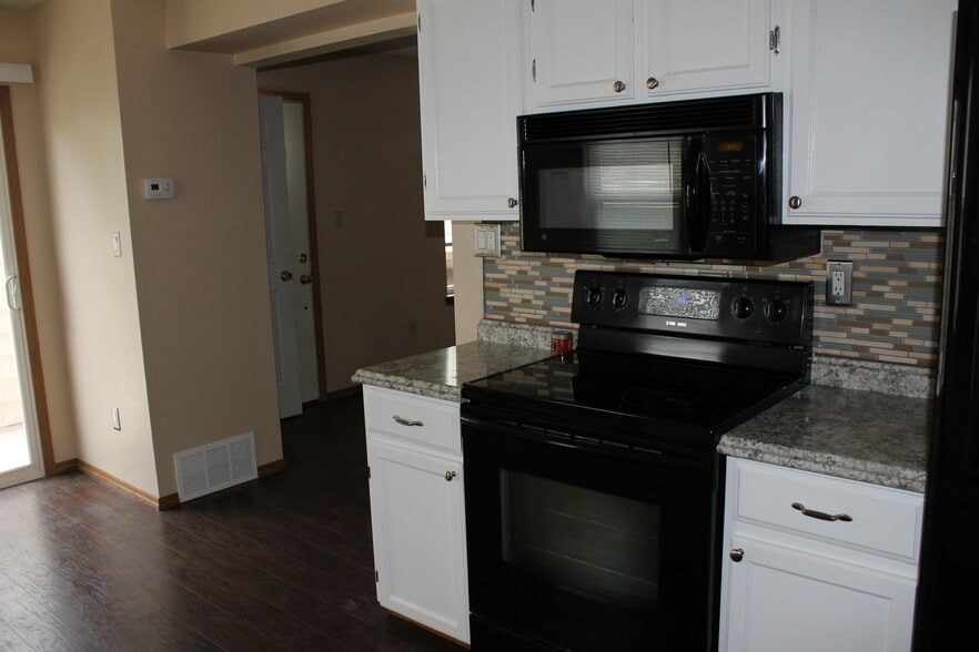 Building Photo - 6469 McNichols Ct