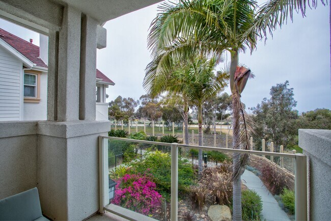 Building Photo - 825 Harbor Cliff Way, Unit 265