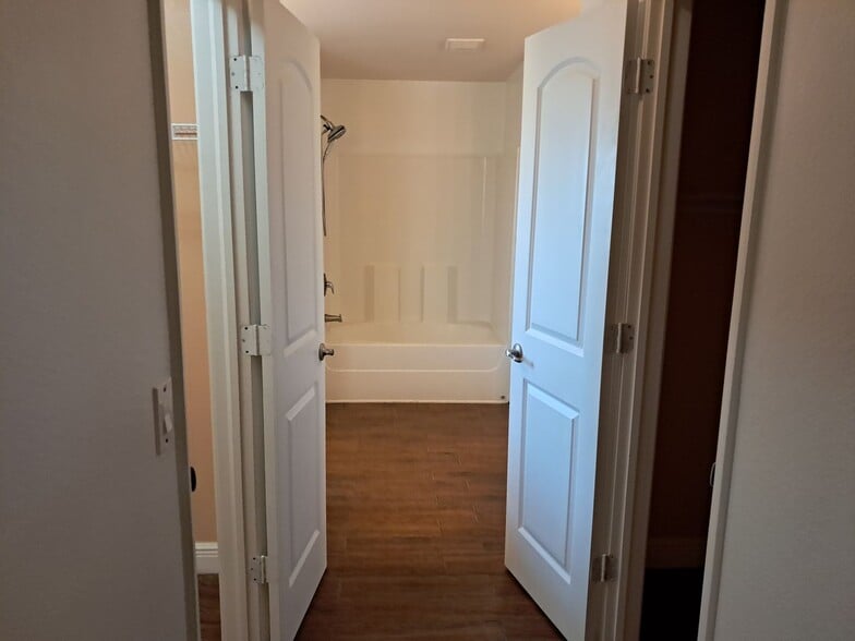 Building Photo - Beautiful 3 Bedroom +Den Pool Home for Rent!!!