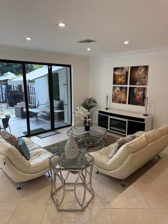 Building Photo - 12394 Westhampton Cir