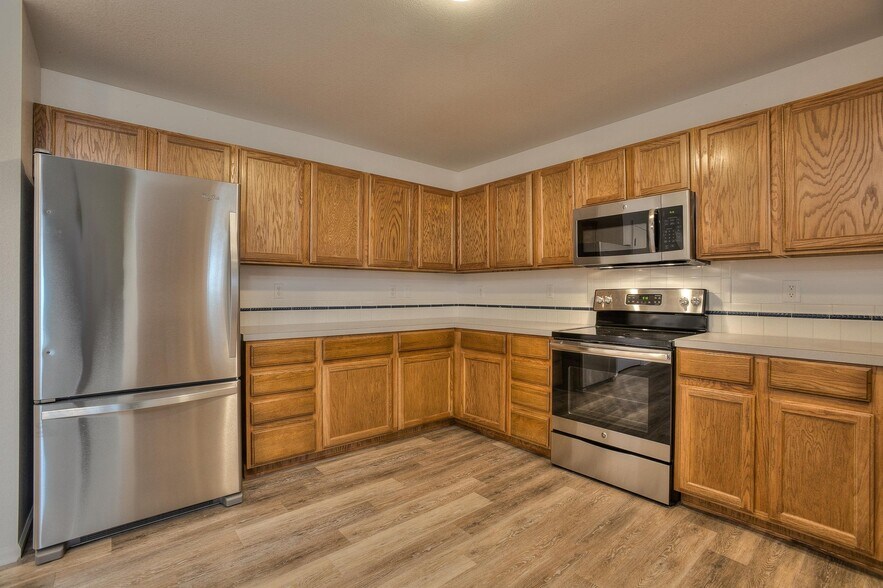 Building Photo - 624 26th St SW