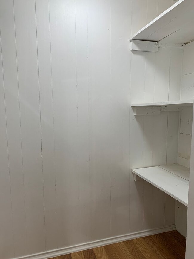 Building Photo - 710 12th St