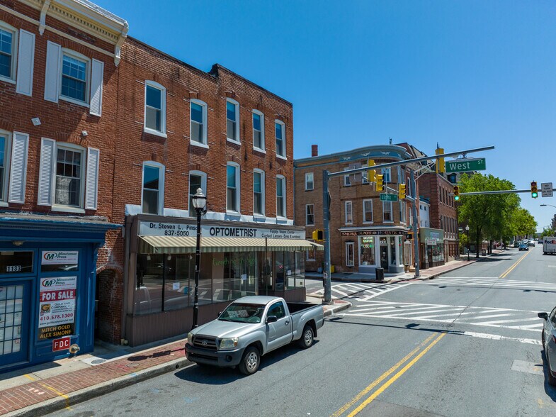 Building Photo - 1137 Light St