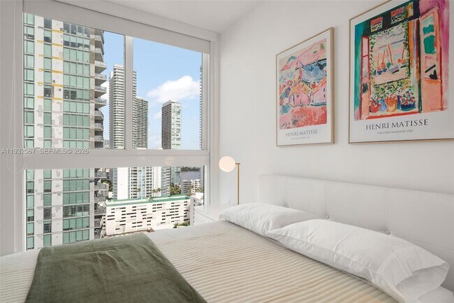 Building Photo - 600 NE 27th St