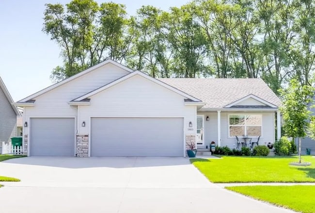 Primary Photo - 5805 Pine Ct