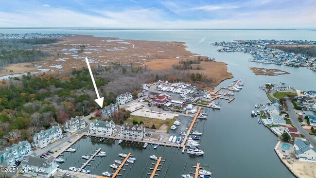 Building Photo - 336 E Lacey Rd