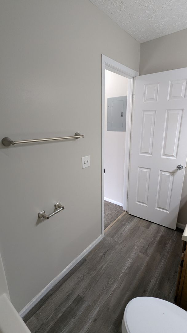 Building Photo - MN Cedar Village (859)