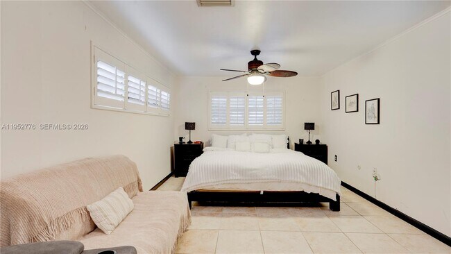 Building Photo - 150 Azalea St