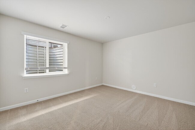 Building Photo - 462 Herringbone Wy