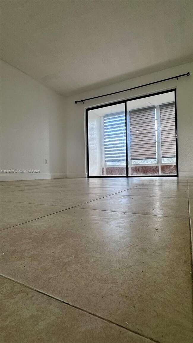 Building Photo - 7320 NW 85th Ct