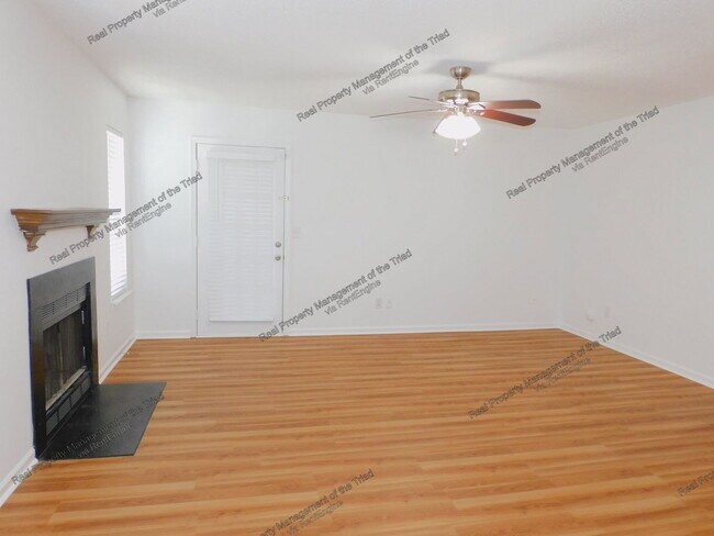 Building Photo - 7 Meadowood Glen Way