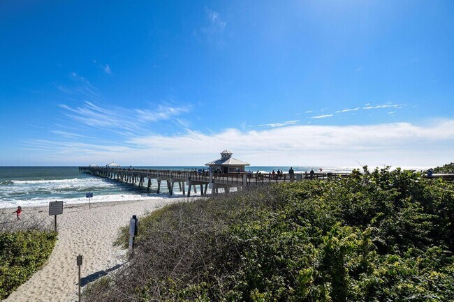 Building Photo - 1007 Ocean Dunes Cir