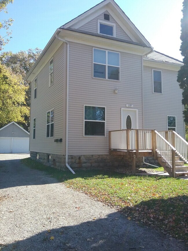 Primary Photo - 339 5th St