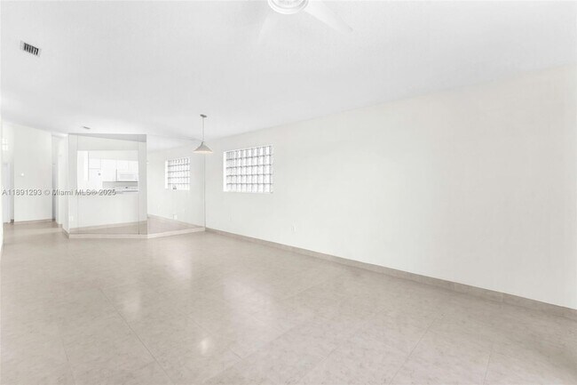 Building Photo - 16411 Sapphire Bend