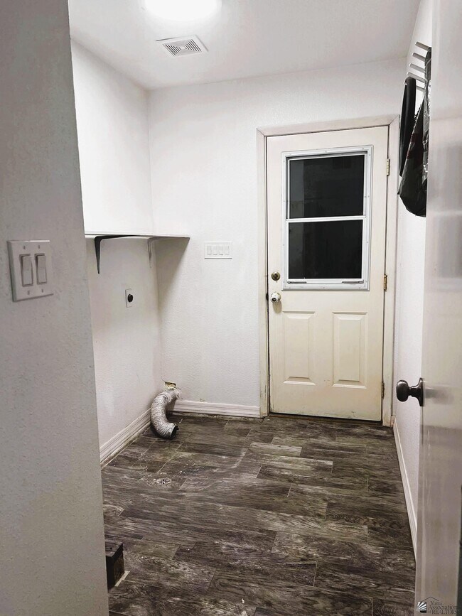 Building Photo - 726 Calle Nueva Vida