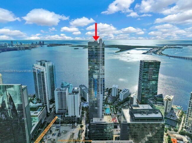 Building Photo - 1435 Brickell Ave