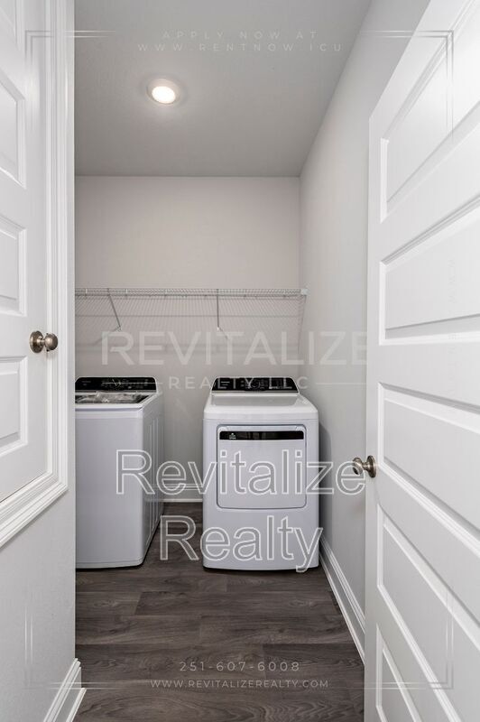 Building Photo - 13658 Addison Pl