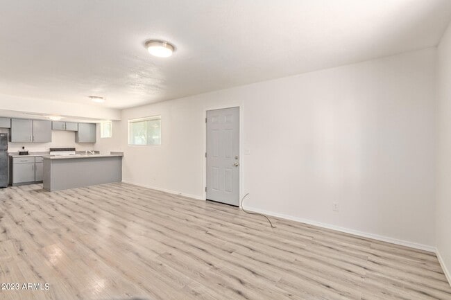 Building Photo - 2633 W Ocotillo Rd