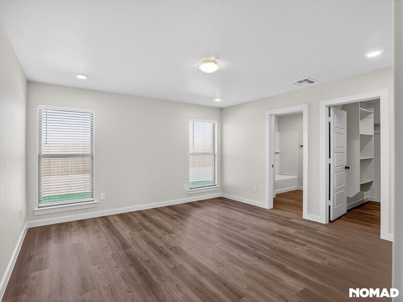 Building Photo - 2152 Langford Ave