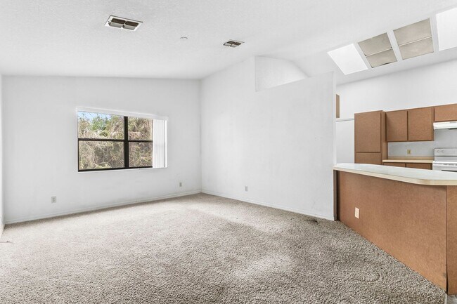 Building Photo - Annual ** 4 Bed / 3 Bath Single Family Home -- $1,950/month