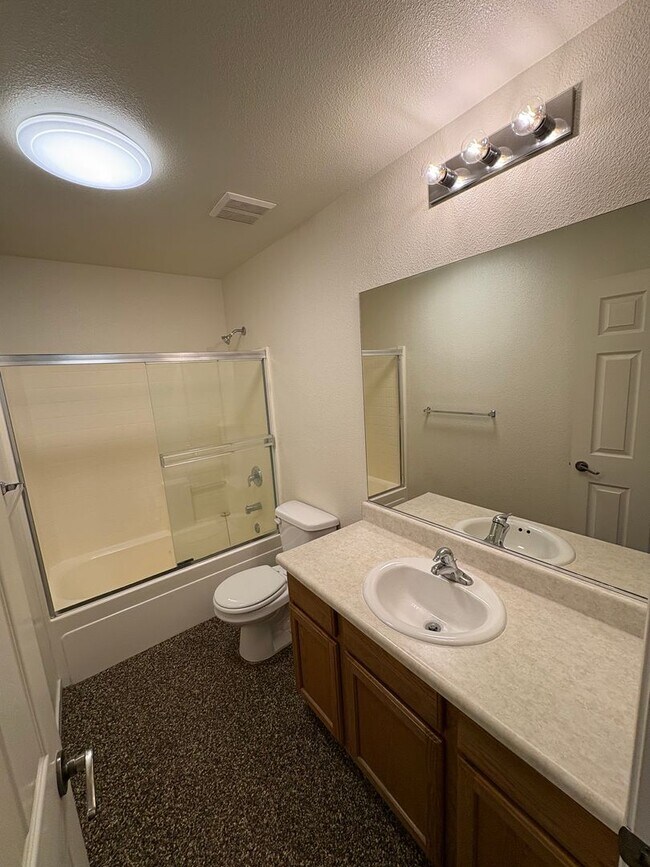 Building Photo - Lovely home available in Shannon Ranch area!