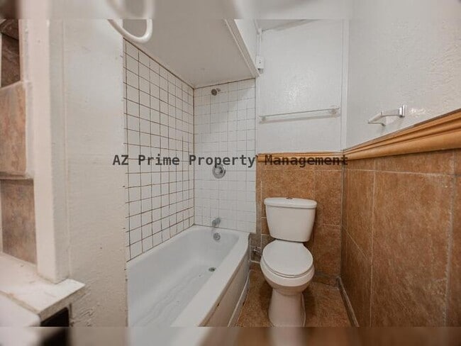 Building Photo - 7513 N 61st Ave