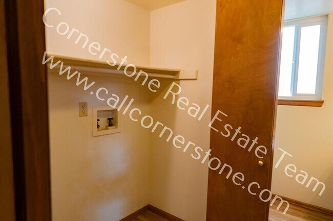 Building Photo - 3050 Haystack Dr