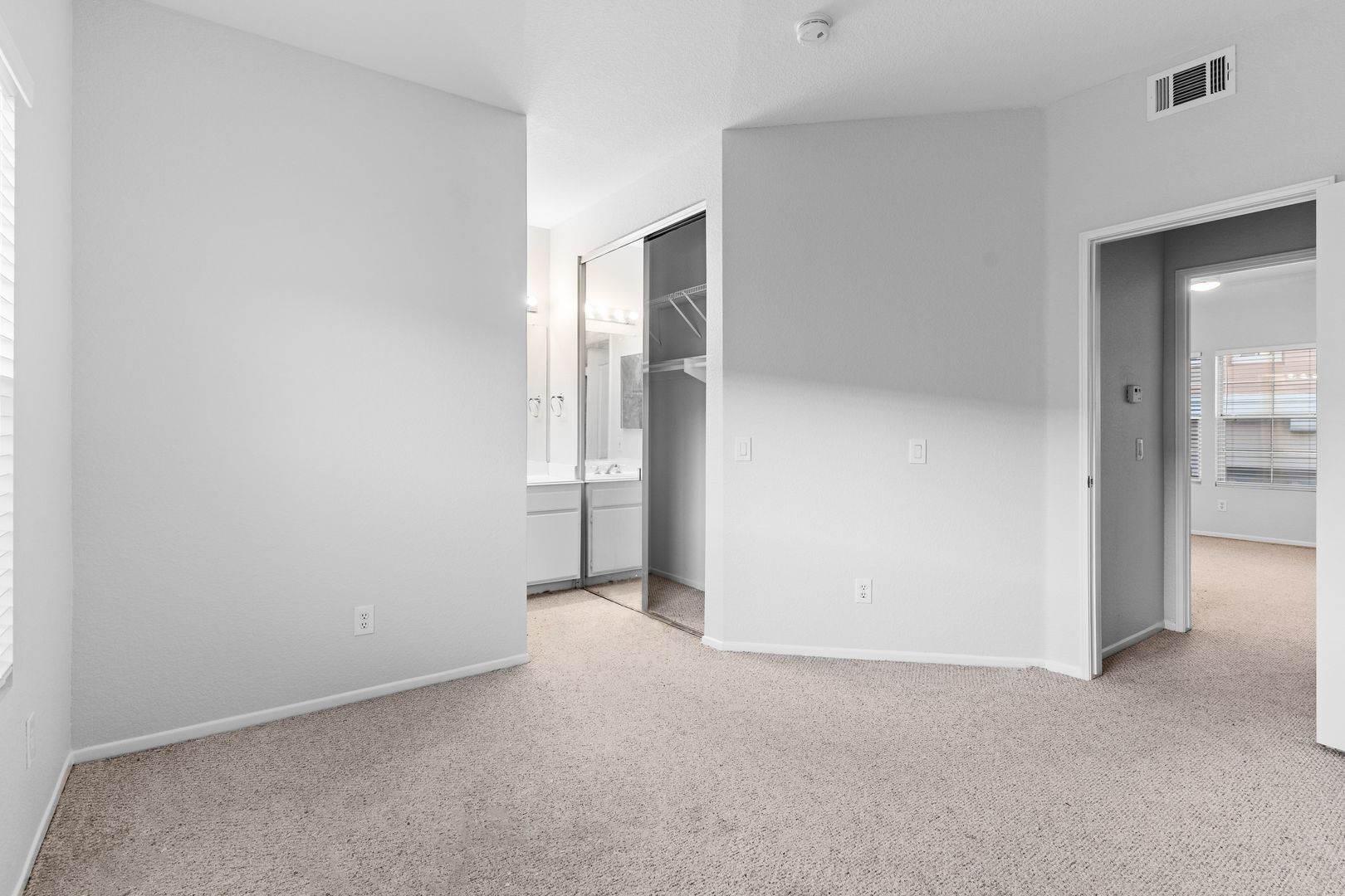 Building Photo - 1050 S Volterra Way