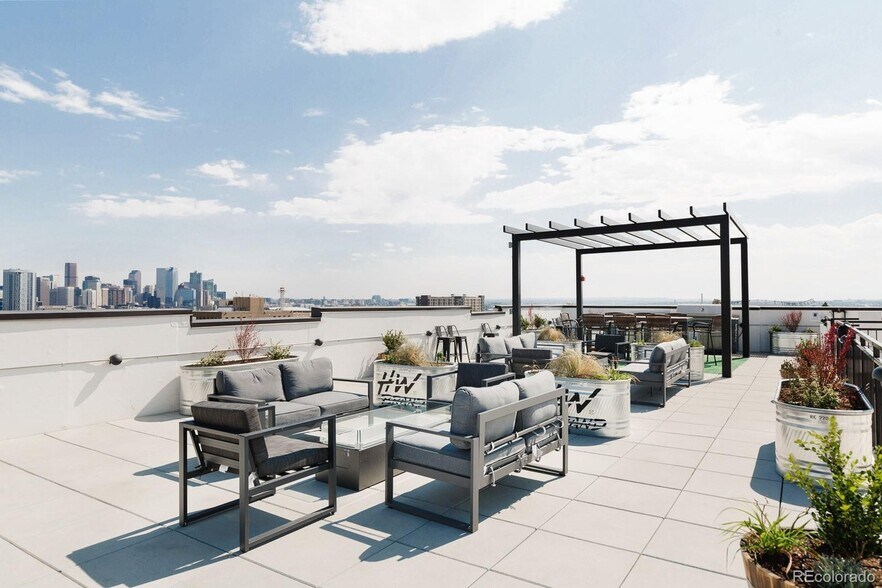 Building Photo - 2729 W 28th Ave