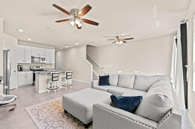 Building Photo - 359 Angler Dr