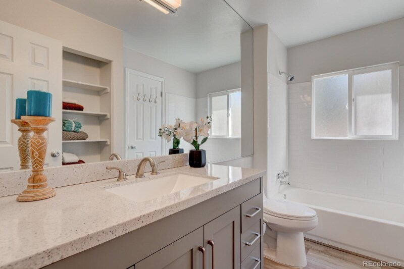 Building Photo - 2065 S Ivory St