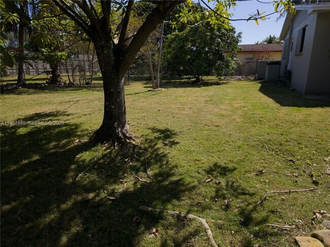 Building Photo - 10901 SW 178th Terrace