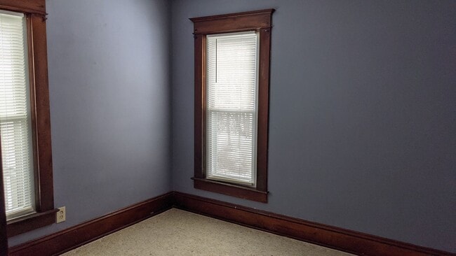 Building Photo - 3 Bed/1 Bath Single Family Home