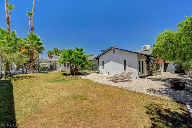 Building Photo - 4153 Woodcrest Rd