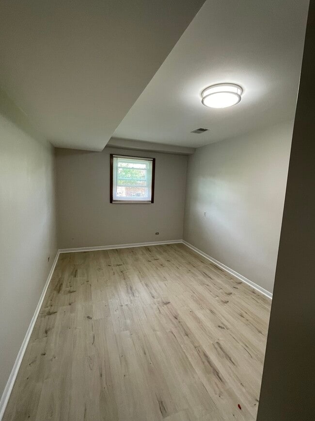 Building Photo - 8456 Dixon Ct