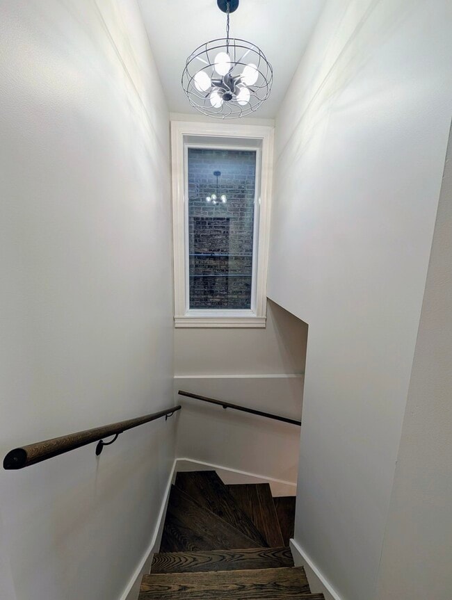 Building Photo - 3334 S May St