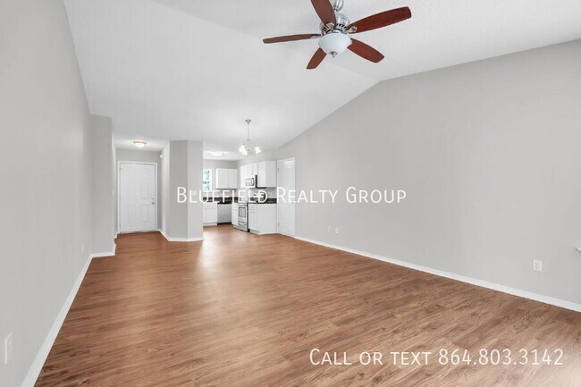 Building Photo - 111 White Willow Ct