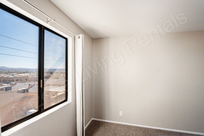 Building Photo - CONDO IN THE HEART OF DOWNTOWN