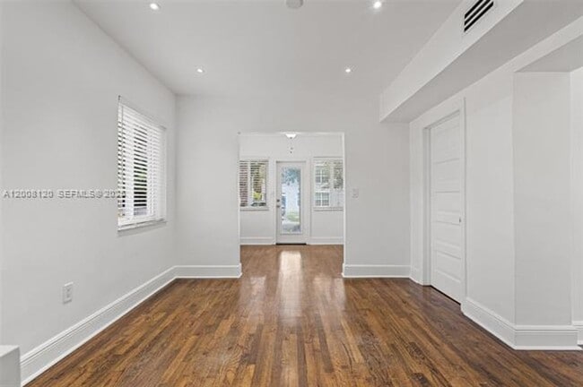 Building Photo - 3500 Ponce de Leon Blvd