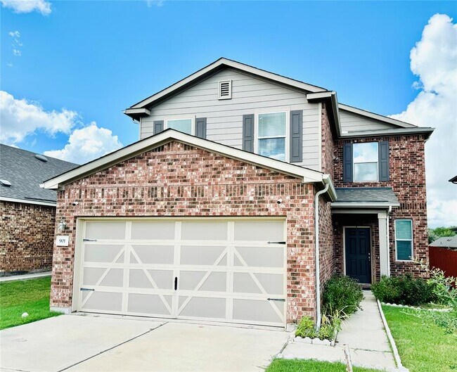 Primary Photo - 901 Sawbuck Dr